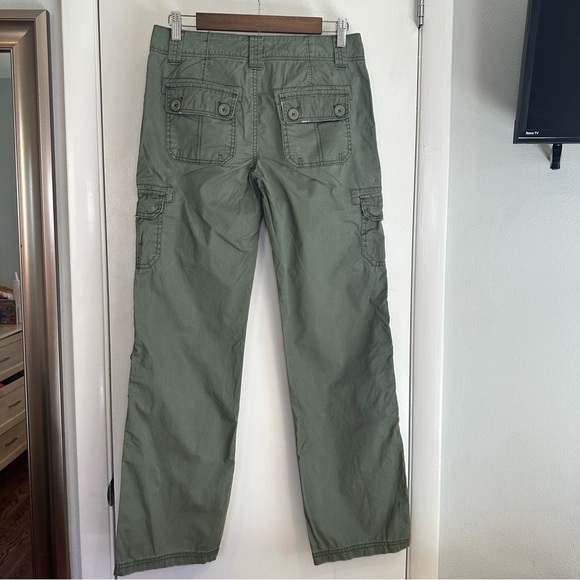 So Wear It Declare It Y2K Bootcut Low Rise Cargo Pants. Army Green. Size: 5. - Picture 5 of 7
